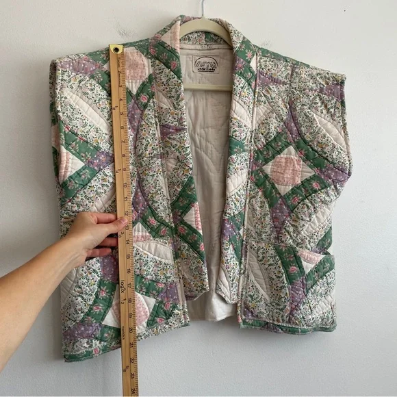 Handmade grandma quilted vest vintage Aiyia cottagecore prairie blanket large L - Picture 5 of 10